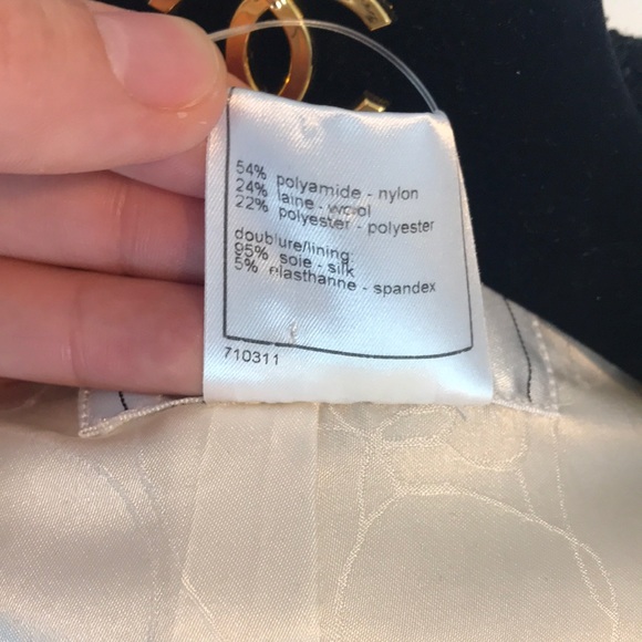 🔥sold🔥Authentic Chanel white sequin blazer-size 38 (med)* - Picture 12 of 16